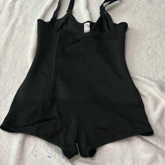 No Brand Other - Black One Piece Tummy Control & Butt Lifting Shapewear. Size Medium.